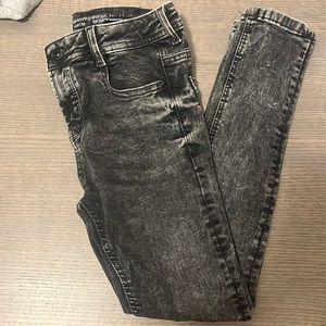 Boy’s skinny distressed jeans